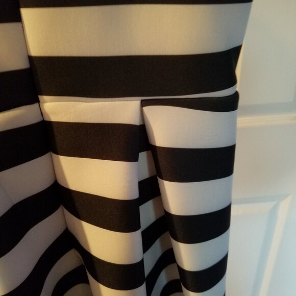 Soprano Black and White Stripe Sleeveless Dress - Picture 6 of 6